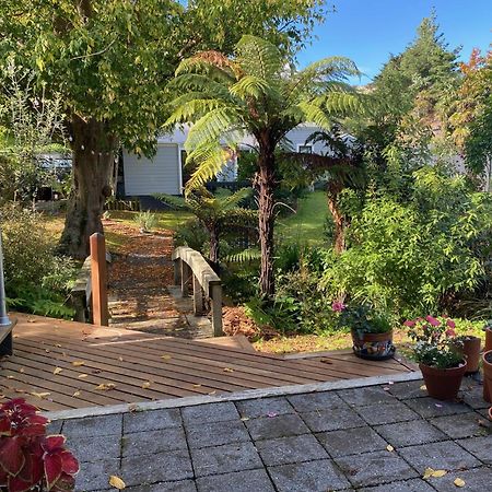 Superb Studio Retreat With Spa, Pool & Bbq Access Whanganui Bagian luar foto
