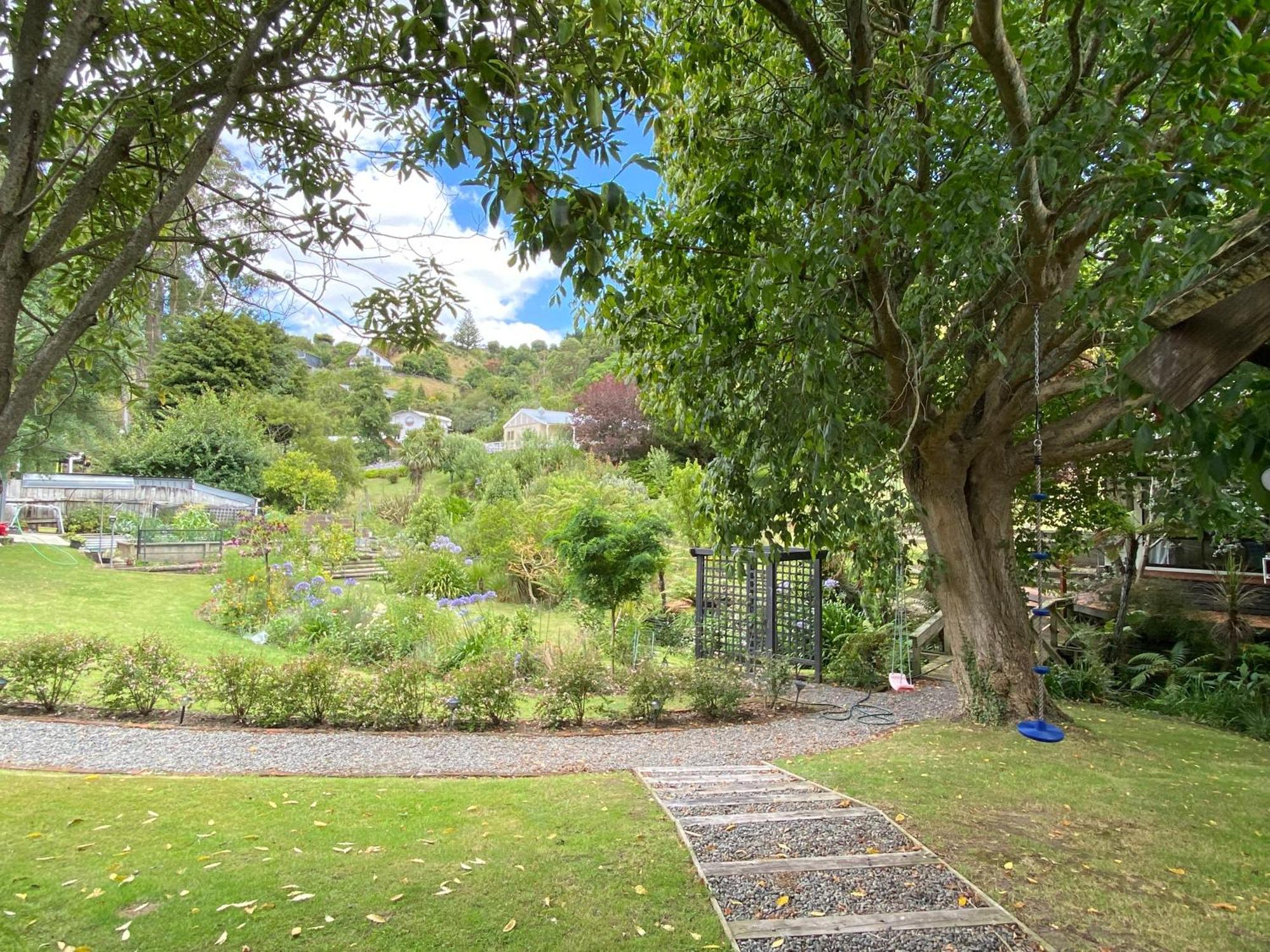 Superb Studio Retreat With Spa, Pool & Bbq Access Whanganui Bagian luar foto