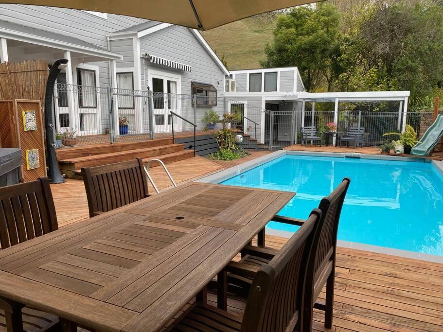 Superb Studio Retreat With Spa, Pool & Bbq Access Whanganui Bagian luar foto