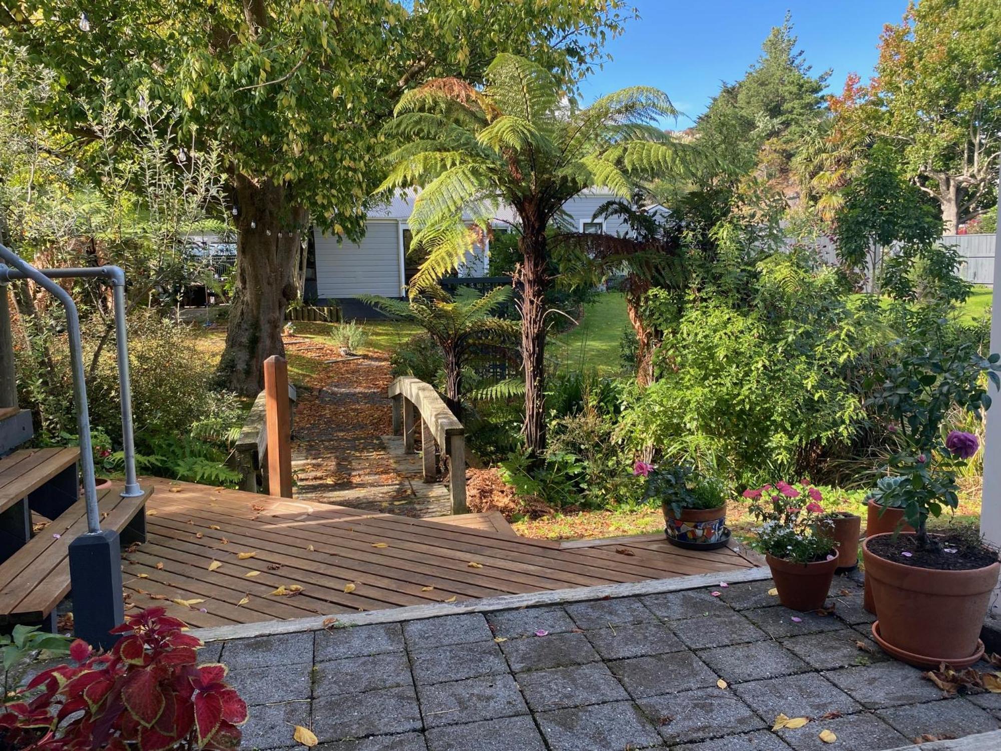 Superb Studio Retreat With Spa, Pool & Bbq Access Whanganui Bagian luar foto